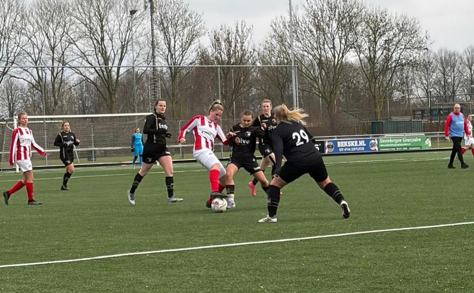 Nooit Gedacht VR1 wint overtuigend met 8-2 van EGS’20 VR1