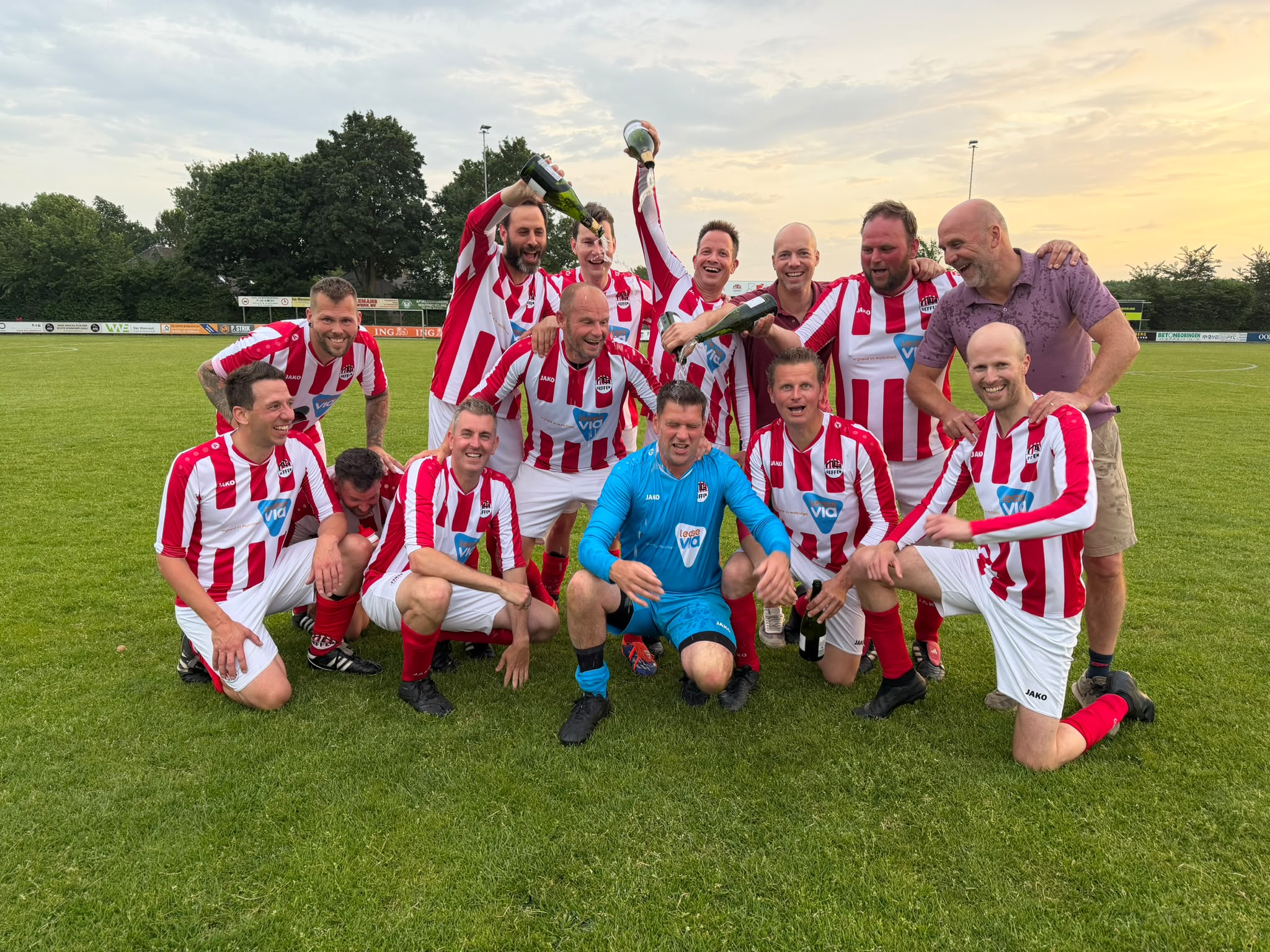 35plus-mannen grijpen de titel