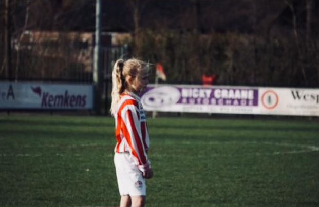 Uit de kleedkamer - Fien Sluiter (MO20-1): ‘Ook buiten het voetbal doen we veel samen als team’